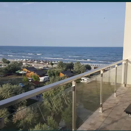 Selena By The Sea Mamaia